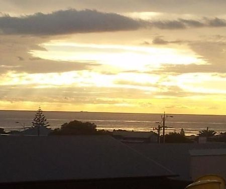 Christies Beach Hotel Clarendon 外观 照片